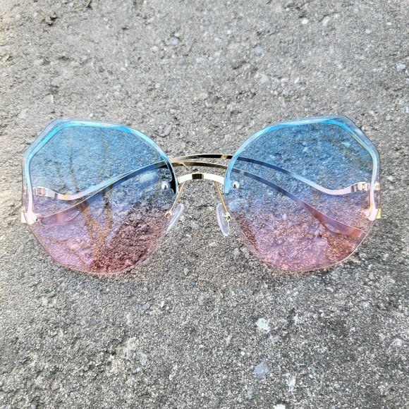 Accessories - Wavy Oversized Sunglasses NWOT